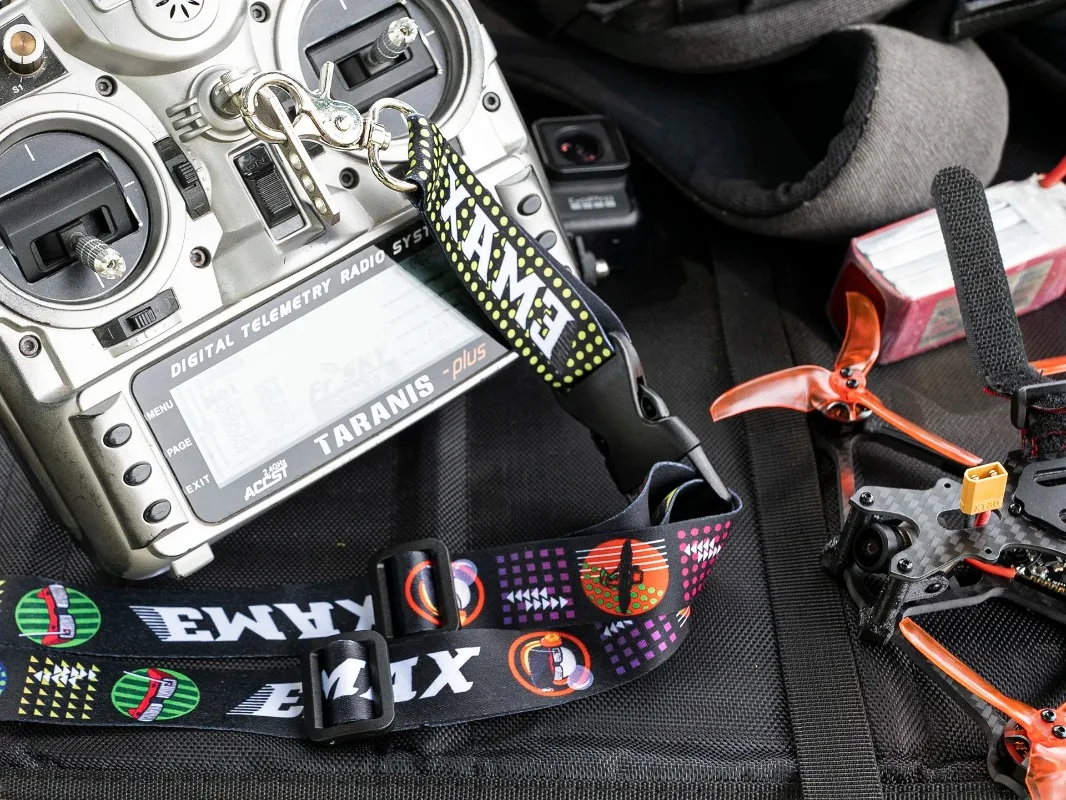 حزام رقبة قابل للتعديل من إيما - مراجعة Drone Battery Strap وسعره